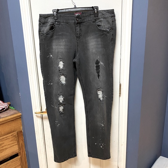 ✨ Torrid Curvy Jeans Distressed Dark Gray - Picture 1 of 8